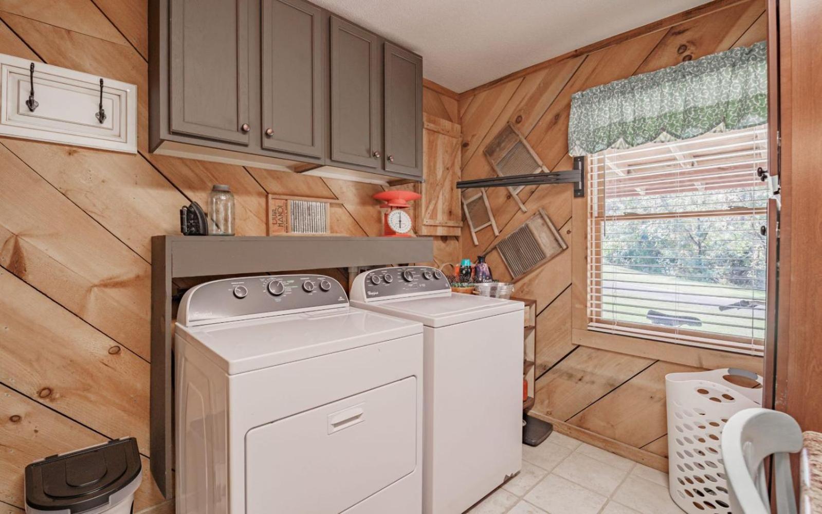 Wooded Bliss Hot Tub Single Level Cabin With No Steps Rocking Chairs And Wooded Views Pigeon Forge Dış mekan fotoğraf