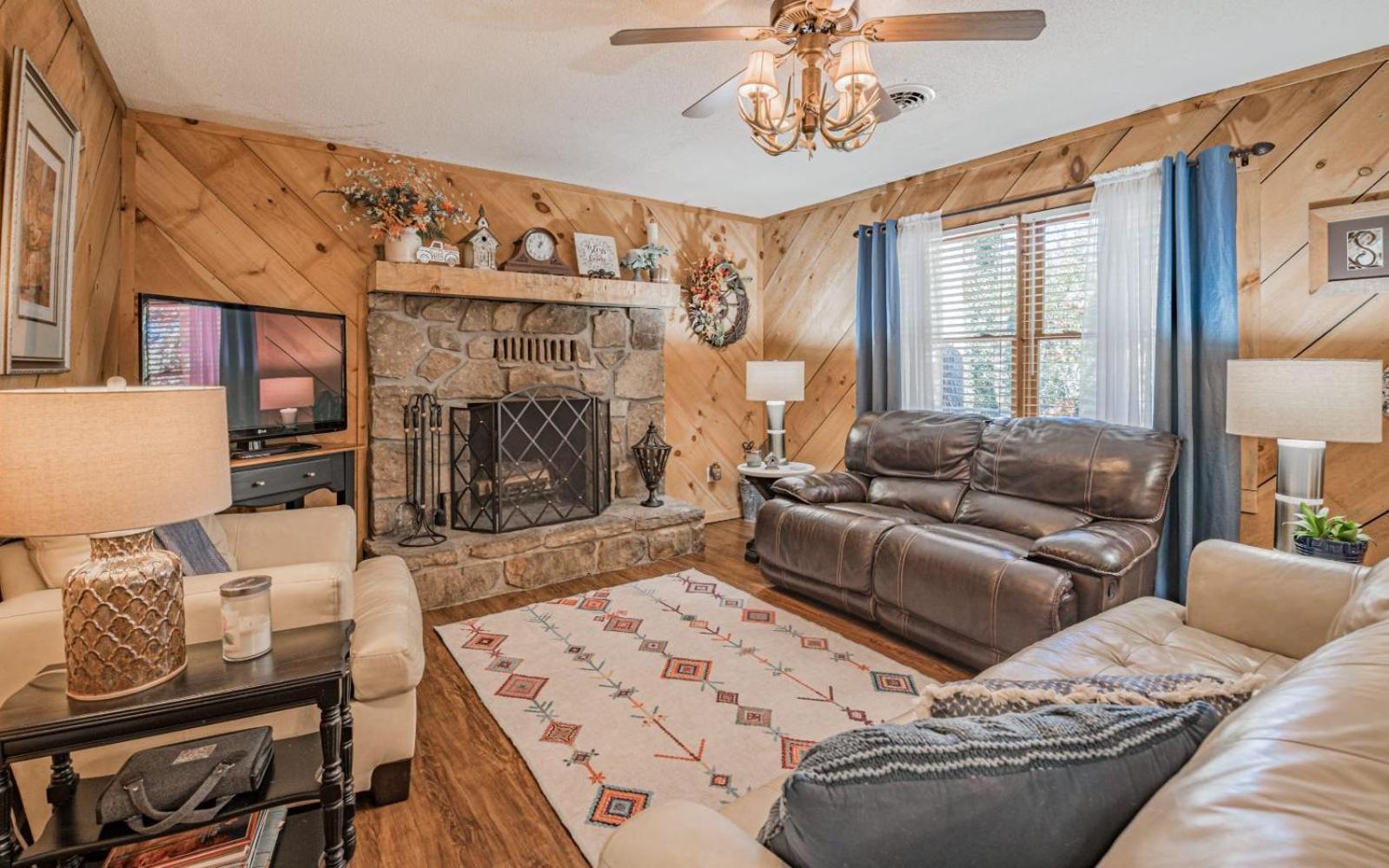 Wooded Bliss Hot Tub Single Level Cabin With No Steps Rocking Chairs And Wooded Views Pigeon Forge Dış mekan fotoğraf